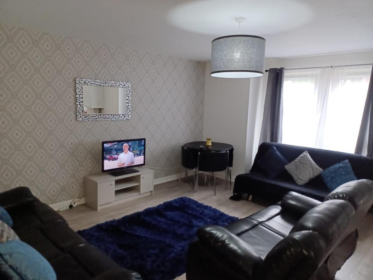 Bellway Commonwealth Apartment, Only Ages Over 23 Глазгоу Екстериор снимка
